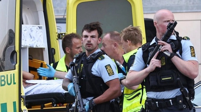 http://www.fronteradigital.com.ve/Varios heridos tras tiroteo 
en centro comercial de Copenhague