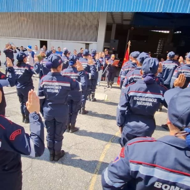 Diario Frontera, Frontera Digital,  UNES, Cuerpo de Bomberos, Yaneth Calderón, Jehyson Guzmán, Regionales, ,Gobierno Bolivariano juramentó a 22 efectivos bomberiles en Mérida