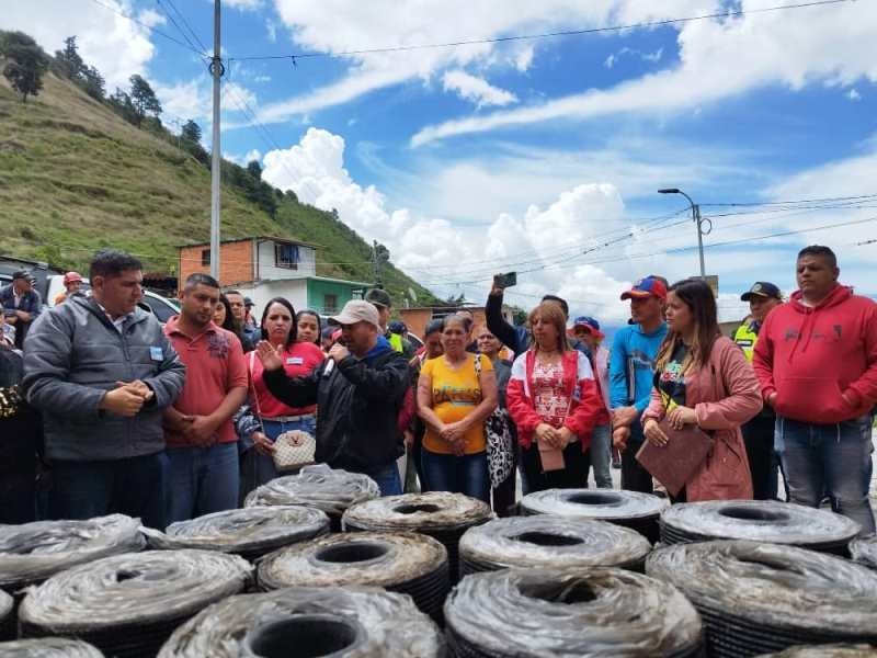 Diario Frontera, Frontera Digital,  Hospital Rafael Rangel de Timotes, MUNICIPIO MIRANDA, MÉRIDA, JEHYSON GUZMÁN, Páramo, ,Jehyson Guzmán entregó materiales 
para rehabilitar el Hospital Rafael Rangel de Timotes