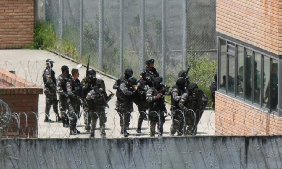 Diario Frontera, Frontera Digital,  Internacionales, ,Controlan uno de los motines carcelarios en Ecuador, quedan seis activos con 170 rehenes