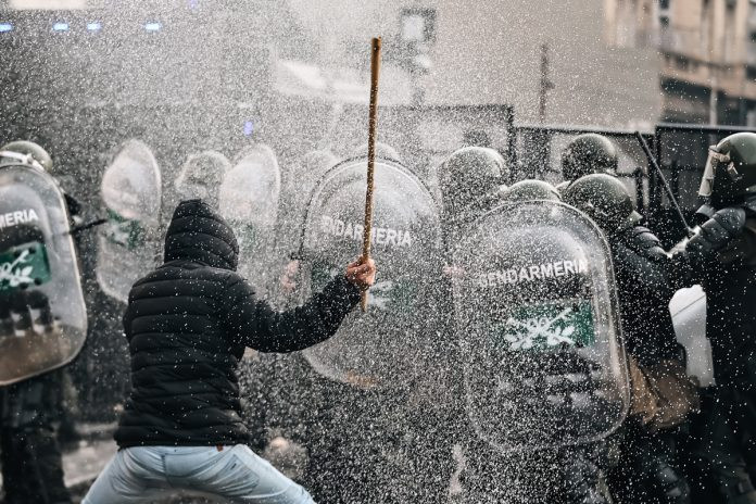 Diario Frontera, Frontera Digital,  Internacionales, ,Cinco diputados argentinos hospitalizados tras el choque entre policías y manifestantes