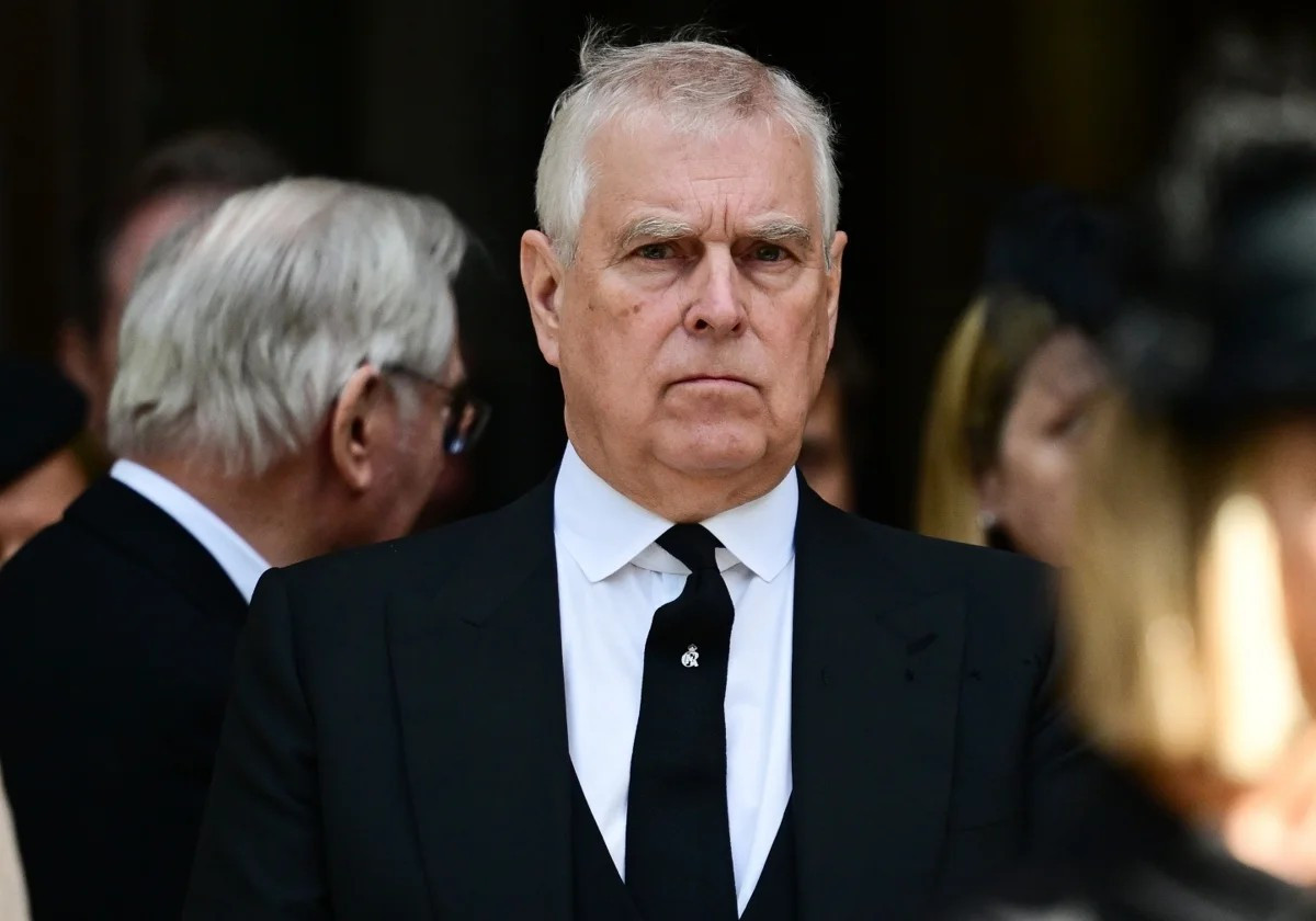 Diario Frontera, Frontera Digital,  Internacionales, ,Finalmente, el rey de Inglaterra, Carlos III, ha iniciado el proceso formal para retirar los títulos, honores y distinciones a su hermano Andrés, según ha indicado este jueves el palacio de Buckingham en un comunicado,El rey Carlos de Inglaterra quita a su hermano Andrés el título de príncipe