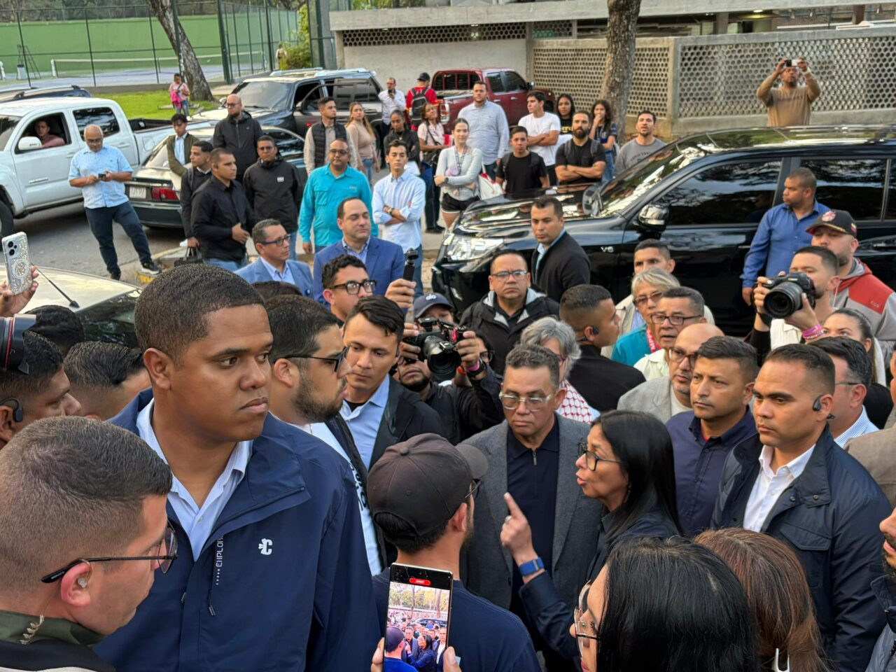 Diario Frontera, Frontera Digital,  Nacionales, ,Ucevistas confrontan a Delcy Rodríguez y piden libertad para los presos políticos