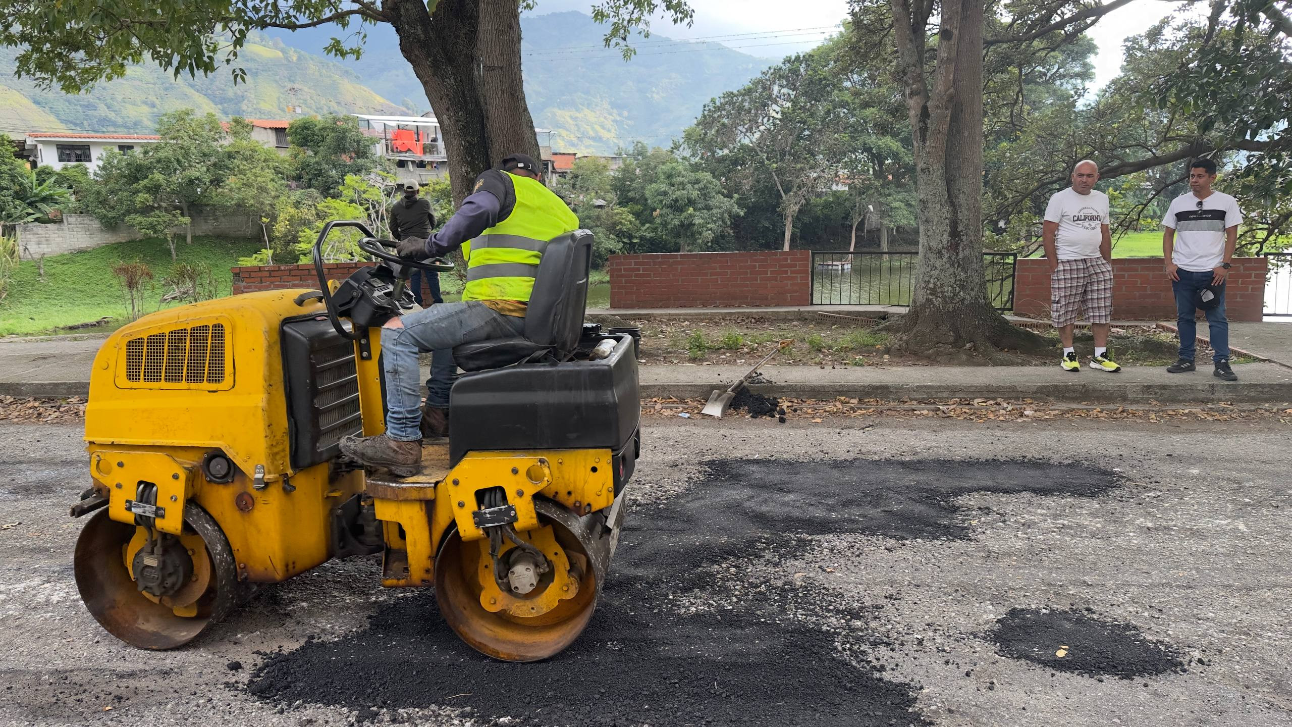 Diario Frontera, Frontera Digital,  Regionales, ,Nelson Álvarez ejecutó plan de bacheo en Las Tapias