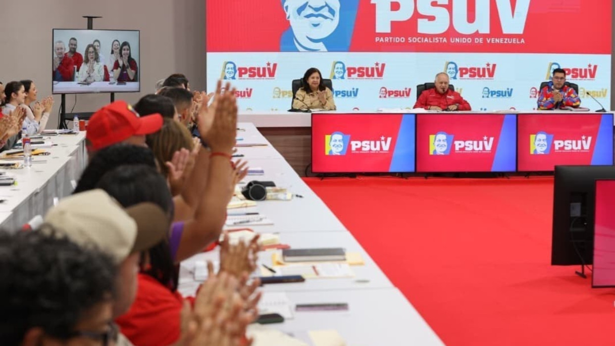 Diario Frontera, Frontera Digital,  Nacionales, ,‎Cabello enfatizó el carácter democrático y protagónico de la jornada electoral vecinal, felicitando el despliegue del poder popular en las millas de circuitos comunales habilitados en todo el territorio nacional.,PSUV califica como un éxito la Consulta Popular 
y anunciaron incorporación de los condominios al sistema comunal