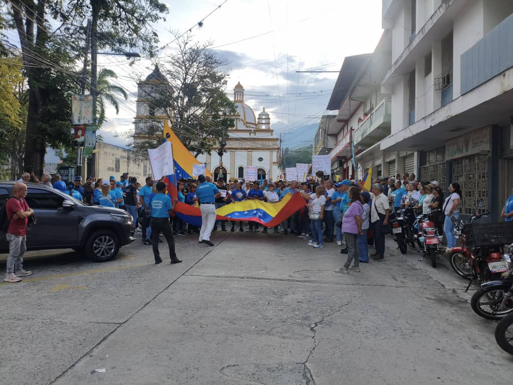 Diario Frontera, Frontera Digital,  Mocoties, ,Exigen elecciones libres y liberación de presos políticos en contundente manifestación en la Plaza Bolívar de Tovar