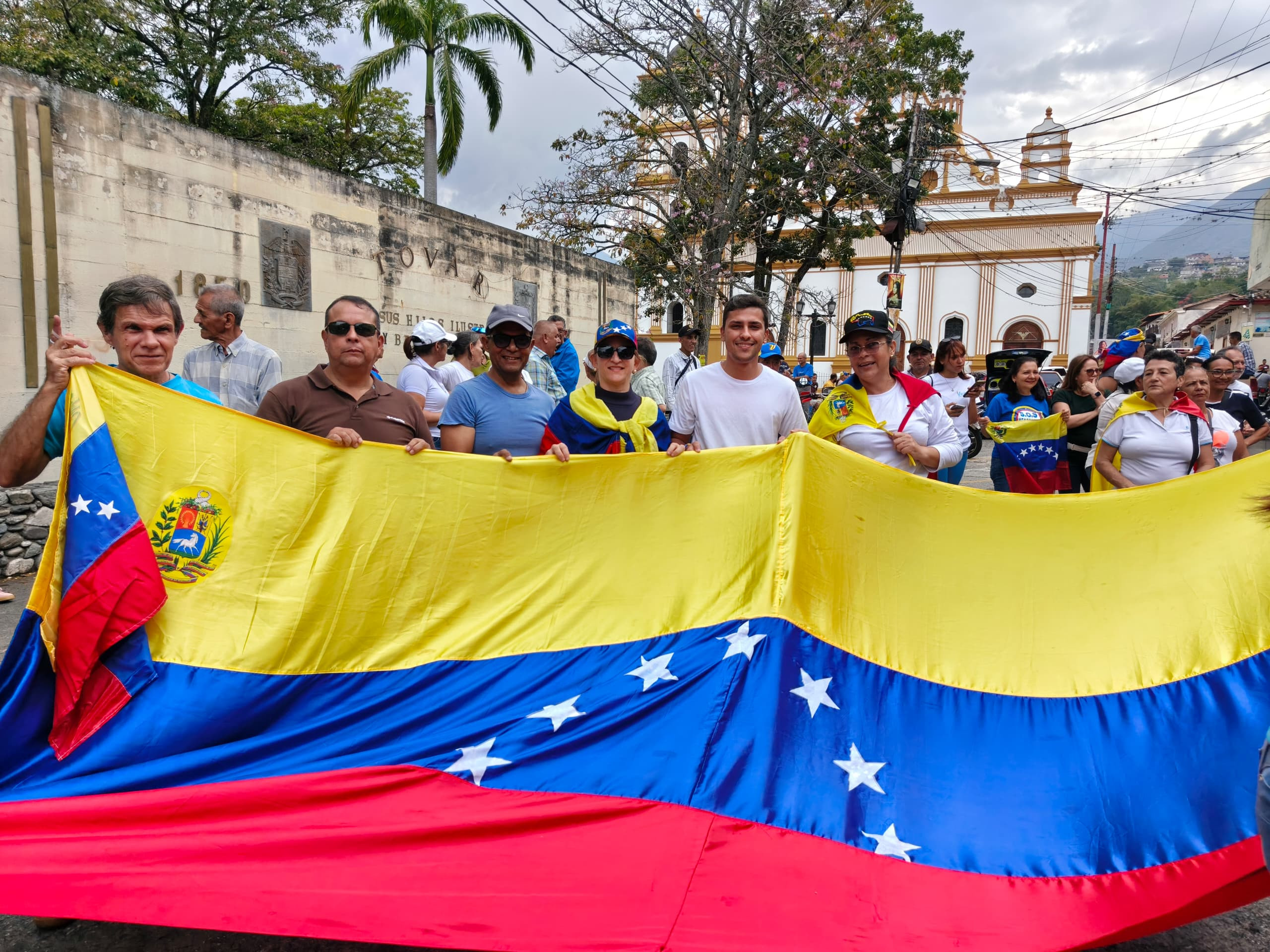Diario Frontera, Frontera Digital,  Mocoties, ,Tovareños festejaron en la Plaza Bolívar el regreso de María Corina Machado al país