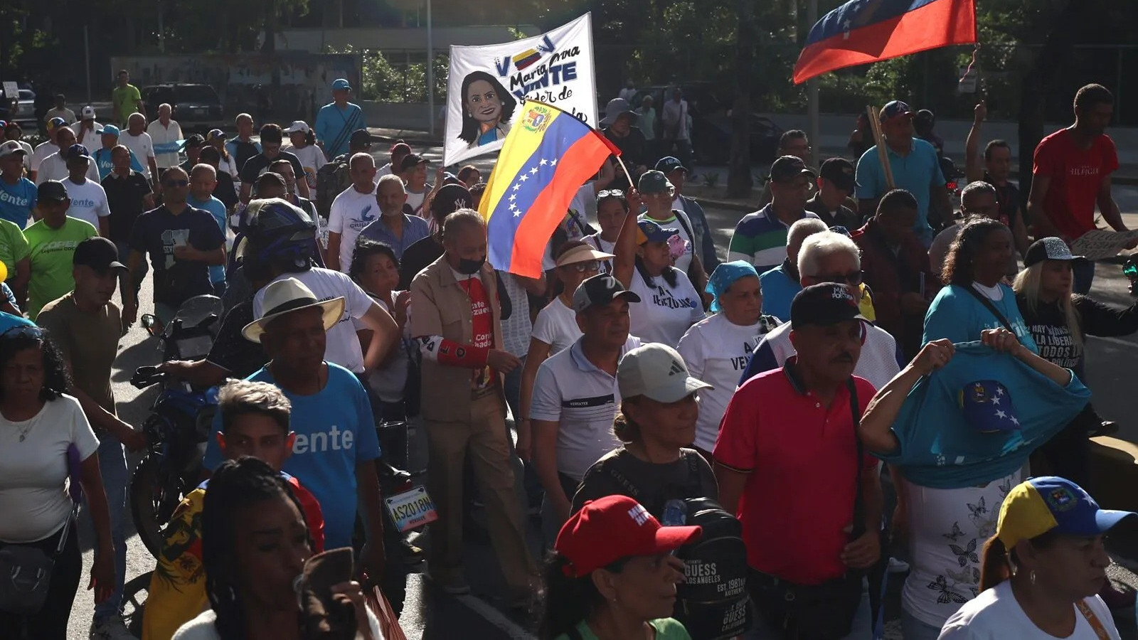 http://www.fronteradigital.com.ve/Liberaron a siete detenidos tras marcha opositora en Caracas, pero les retuvieron equipos