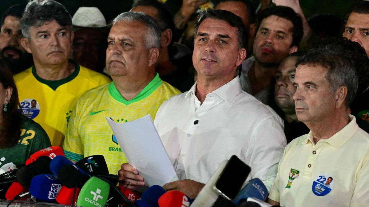 http://www.fronteradigital.com.ve/Flávio Bolsonaro pedirá anular la segunda vuelta electoral en Brasil