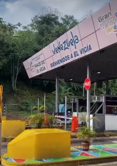Diario Frontera, Frontera Digital,  El Vigía Panamericana, ,De acuerdo con el reporte de los usuarios  en el sitio, la circulación se realiza actualmente por un solo canal, lo que obliga a los conductores a esperar  turnos de paso para avanzar en ambos sentidos,Mantienen paso intermitente por la vía los túneles
