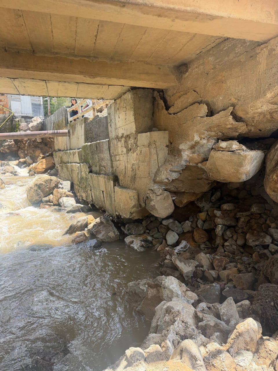 Diario Frontera, Frontera Digital,  Regionales, ,Alcaldía de Libertador y Corpoelec atienden emergencia en el sector Chorros de Milla