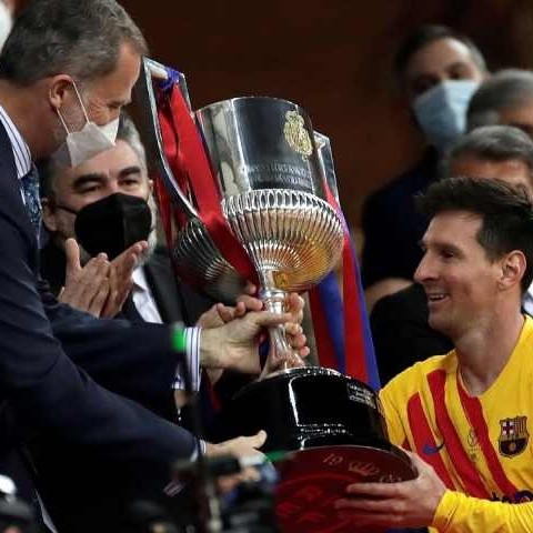 Diario Frontera, Frontera Digital,  BARCELONA, Deportes, ,Messi recibe del Rey 
el trigésimo primer trofeo de campeón para el Barça