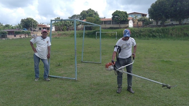 https://www.fronteradigital.com.ve/Gobierno municipal de Zea y comunidad emprenden acciones 
de limpieza en  campo deportivo de  Caño El Tigre