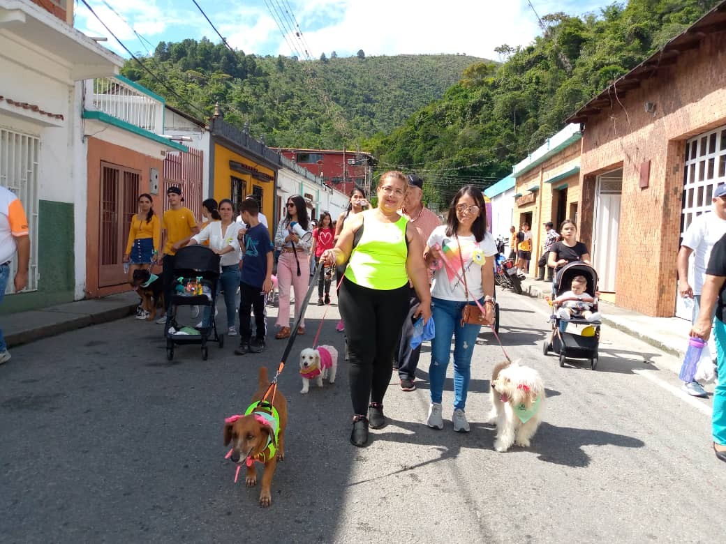 Diario Frontera, Frontera Digital,  ZEA, Mocoties, ,Familias caminaron junto a sus mascotas en Zea