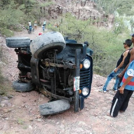 Diario Frontera, Frontera Digital,  Sucesos, ,Ciudadano sexagenario resultó lesionado en vuelco de vehículo en Los Araques de Mérida