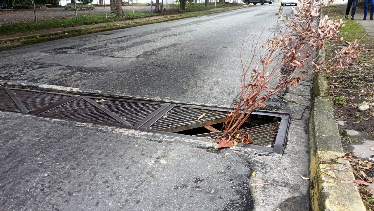 Diario Frontera, Frontera Digital,  BUENOS AIRES, EL VIGÍA, El Vigía Panamericana, ,EL VIGÍA: Vecinos denuncian enorme cráter vial en Buenos Aires
