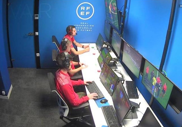 Diario Frontera, Frontera Digital,  VAR, LIGA ESPÀÑOLA DE FÚTBOL, Deportes, ,La RFEF fulmina a Iglesias Villanueva y cinco árbitros más del VAR 
tras la polémica por los insultos racistas a Vinicius