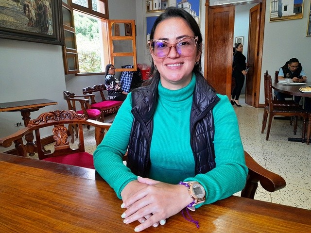 Diario Frontera, Frontera Digital,  Mujeres que lideran en Mérida, teresa omaña, Maire del Carmen Escalona Prieto, Politica, ,Las mujeres deben formarse continuamente 
para realizar una mejor política en el el país