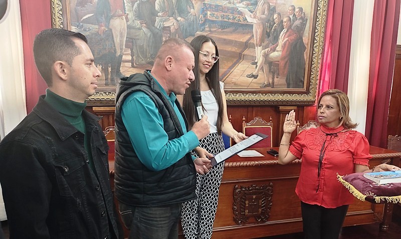 Diario Frontera, Frontera Digital,  LUZ MAYELI MOLINA, PSUV, Politica, ,Alcalde Jesús Araque acompañó juramentación 
de Luz Mayeli Molina como concejala