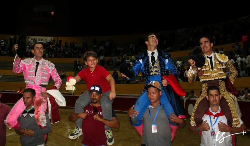 Diario Frontera, Frontera Digital,  FERIA DE LA VIRGEN DE REGLA 2023, TERCERA CORRIDA, Entretenimiento, Mocoties, ,FERIA DE LA VIRGEN DE REGLA 2023 –TERCERA CORRIDA: 
Apoteósico cierre, con los tres toreros en hombros