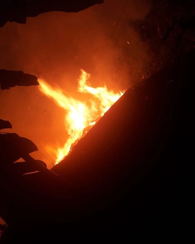 Diario Frontera, Frontera Digital,  El Vigía Panamericana, ,Incendio forestal amenaza viviendas del barrio 12 de octubre