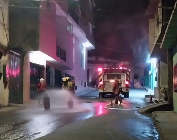 Diario Frontera, Frontera Digital,  Sucesos, ,Cuerpo de Bomberos controló incendio de una vivienda en Tovar