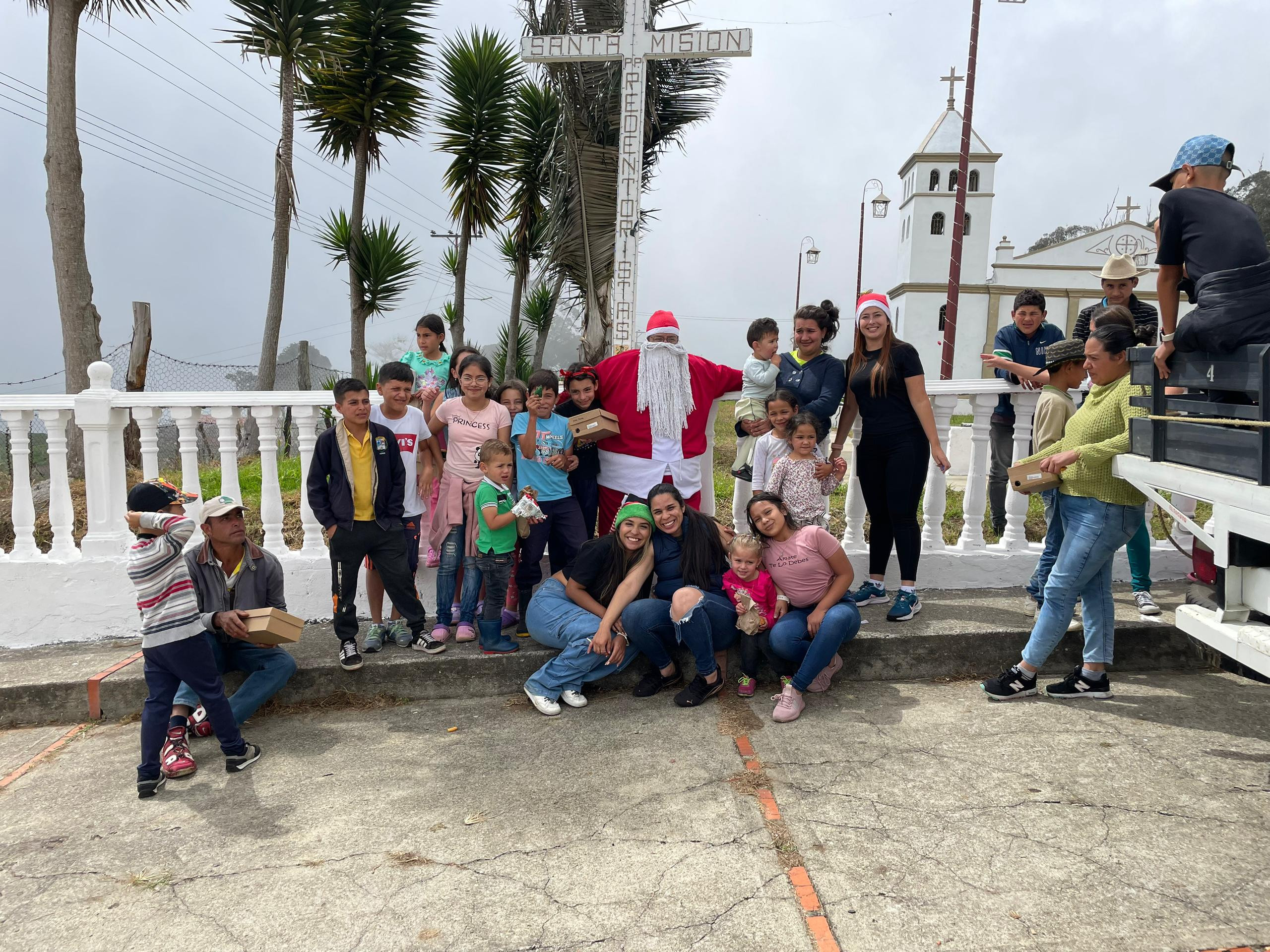 Diario Frontera, Frontera Digital,  Mocoties, ,La familia Rujano Hidalgo llevó alegría a los niños de la comunidad de San Pedro y Páramo de Mariño en Tovar