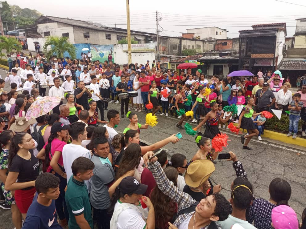Diario Frontera, Frontera Digital,  El Vigía Panamericana, ,Con éxito se realizó el desfile de Carnaval Santa Elena 2024
