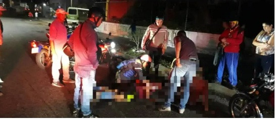 Diario Frontera, Frontera Digital,  Sucesos, ,Dos ciudadanos resultaron heridos en vuelco de moto en Mérida