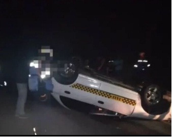 Diario Frontera, Frontera Digital,  Sucesos, ,Ciudadano resultó lesionado tras vuelco de carro taxista en Mérida