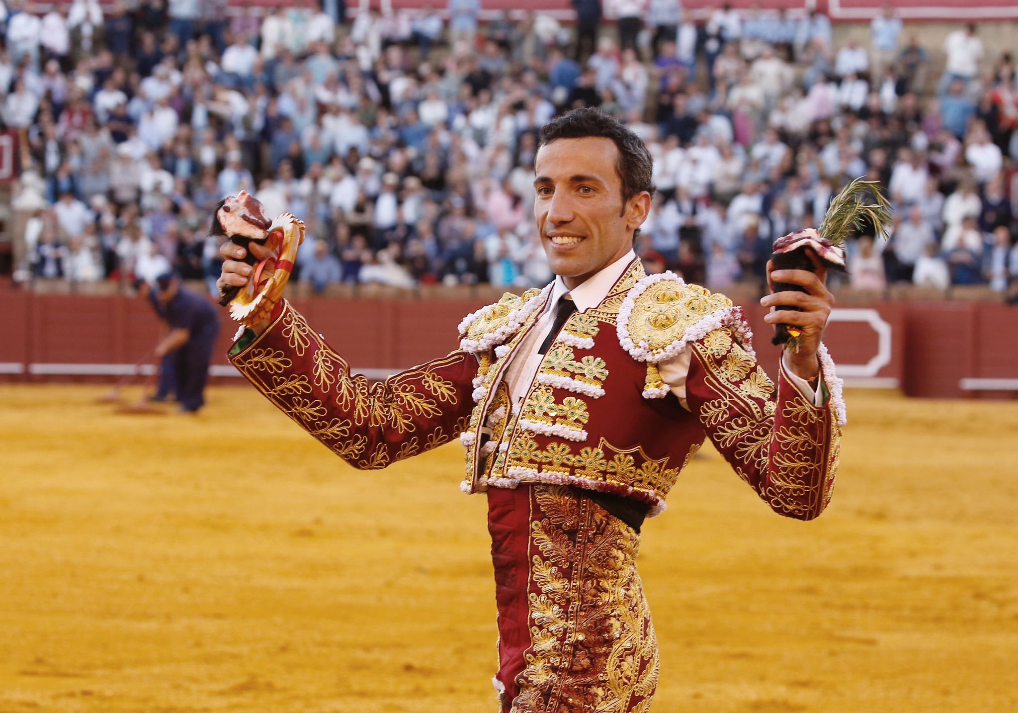 Diario Frontera, Frontera Digital,  Entretenimiento, ,Ante la duda, la hechura: Santiago Domecq se corona en Sevilla con cuatro grandes toros, al borde de un indulto