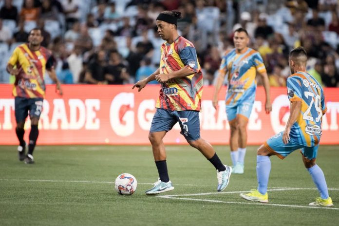 Diario Frontera, Frontera Digital,  Deportes, ,Ronaldinho arrasa en su debut en la Liga Monumental
