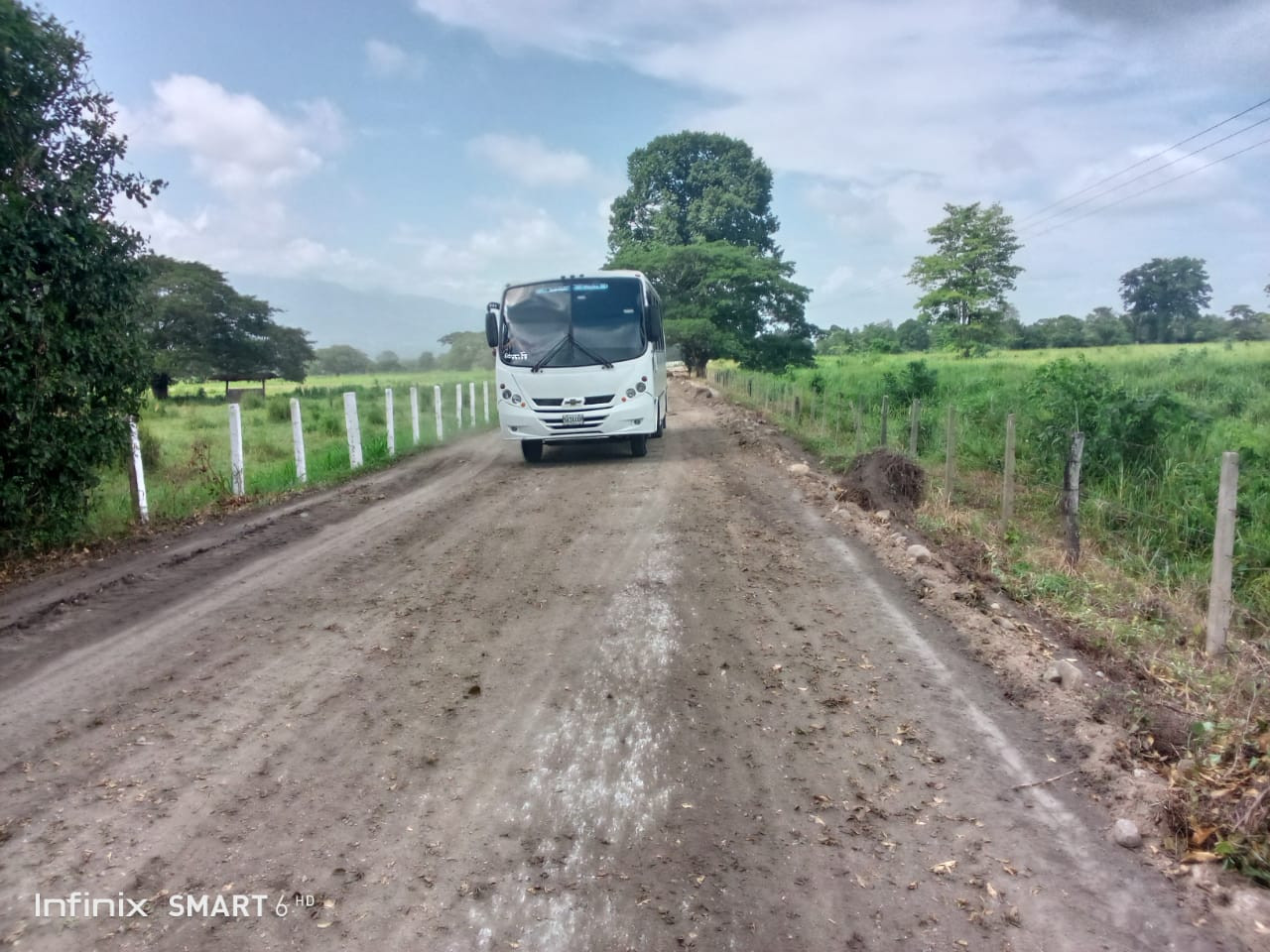 Diario Frontera, Frontera Digital,  El Vigía Panamericana, ,Alcalde Enrique Guillén rehabilita vía agrícola de Guayabones-Ranchería