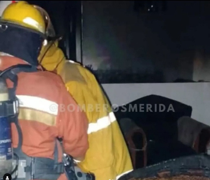 Diario Frontera, Frontera Digital,  Sucesos, ,Cuerpo de Bomberos indaga causa de incendio en un apartamento en Mérida