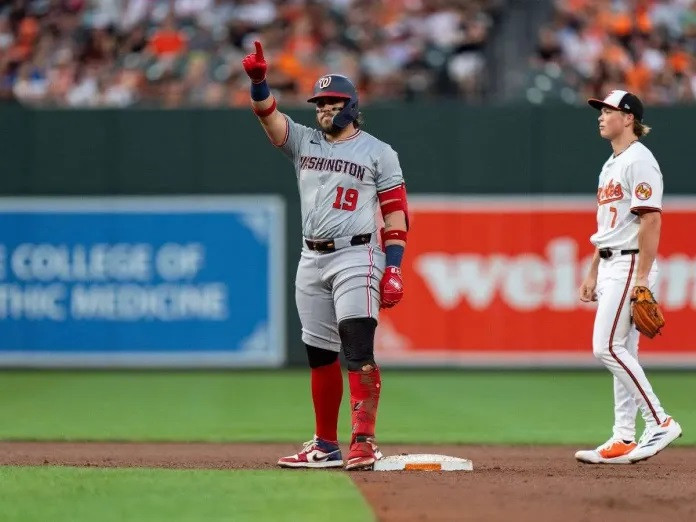 Diario Frontera, Frontera Digital,  Deportes, ,Andrés Chaparro conecta tres dobles en un debut histórico en las Grandes Ligas
