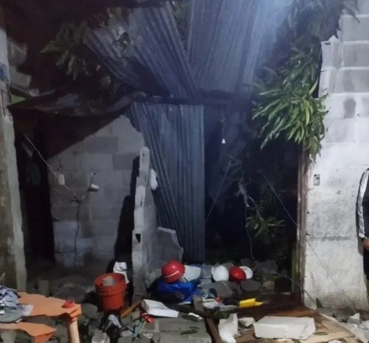 Diario Frontera, Frontera Digital,  El Vigía Panamericana, ,Caída de árbol destruyó una vivienda en La Montañita de El Vigía