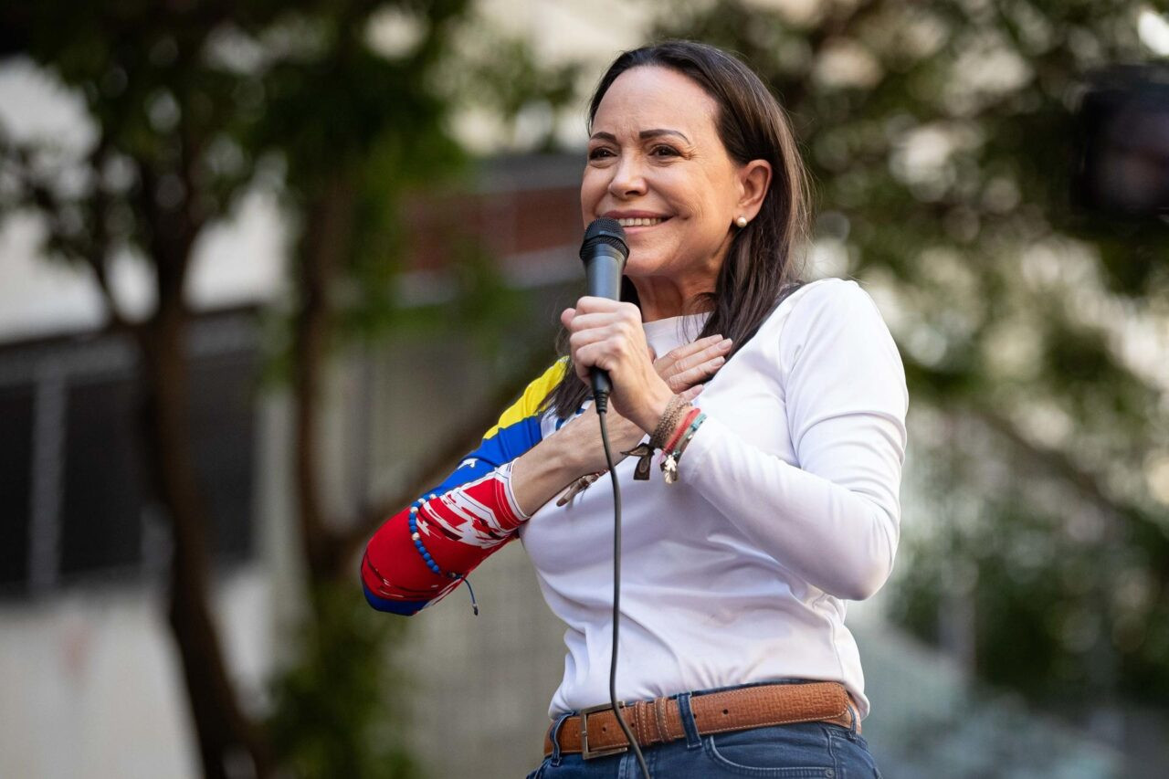 Diario Frontera, Frontera Digital,  Internacionales, ,Principales diarios internacionales enfocaron sus portadas sobre el Nobel de la Paz a María Corina Machados | Foto EFE/ Ronald Peña R,Comité Nobel no sabe si María Corina Machado podrá asistir 
a la entrega del Premio de la Paz por motivos de seguridad