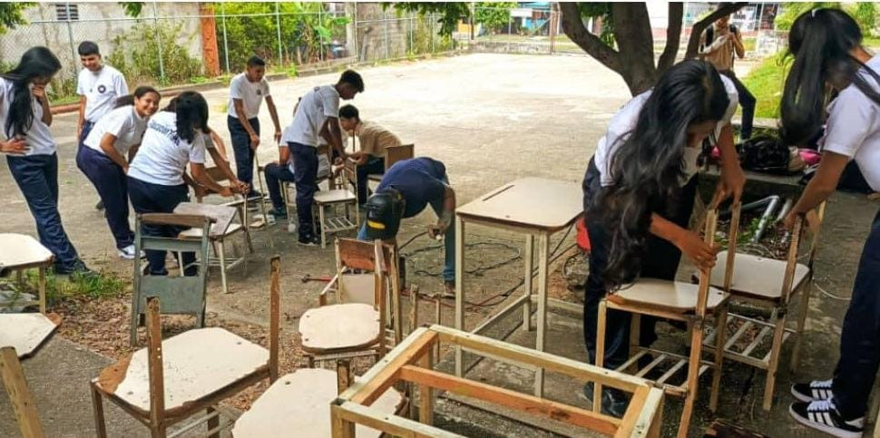 Diario Frontera, Frontera Digital,  El Vigía Panamericana, ,Estudiantes iniciaron la rehabilitación de sillas y mesas del Liceo 19 de Abril de El Vigía