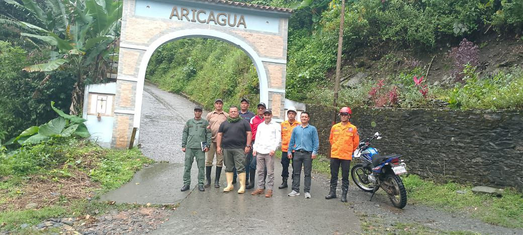 Diario Frontera, Frontera Digital,  Regionales, ,El secretario para el Desarrollo de la Vialidad y Transporte, Yitson Hernández, destacó que siguiendo las políticas de atención del presidente Nicolás Maduro y las orientaciones del gobernador Arnaldo Sánchez, el lunes 13 y martes 14 estuvieron desplegados en el sur, específicamente en el municipio Aricagua,Gobernación de Mérida evalúa y atiende fallas viales en el sur del estado