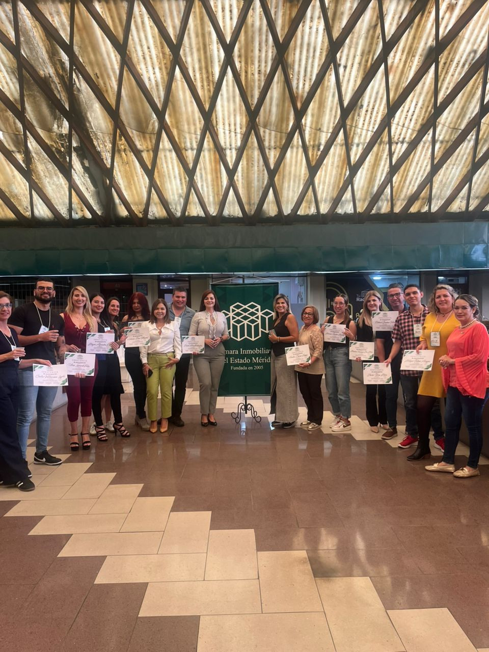 Diario Frontera, Frontera Digital,  Regionales, ,Los egresados recibieron formalmente su constancia de participación en un emotivo brindis de clausura, organizado por la Junta Directiva  de la CIEM,Culminó VI edición del Curso Introductorio a los Bienes Raíces