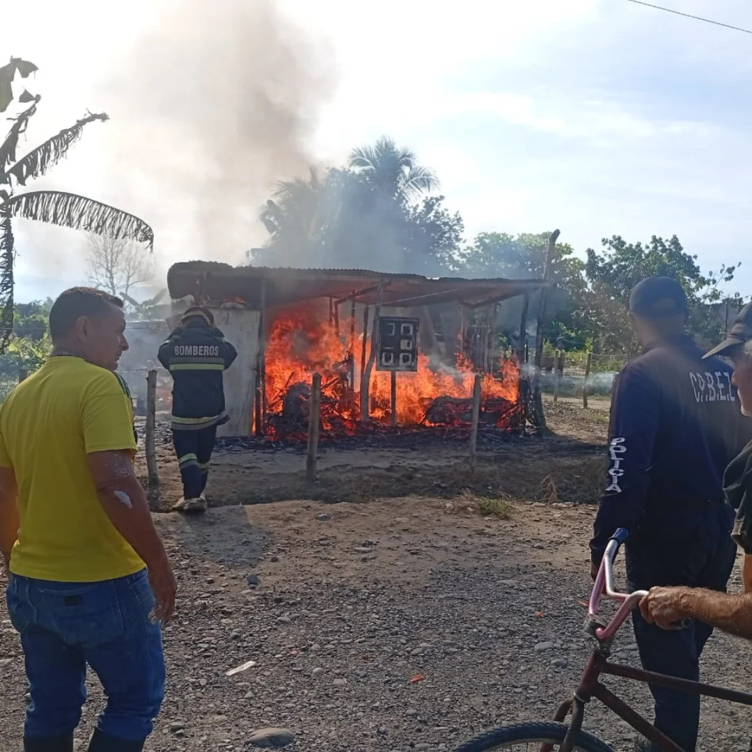 Diario Frontera, Frontera Digital,  Sucesos, ,Incendio acabó con rancho en El Moralito