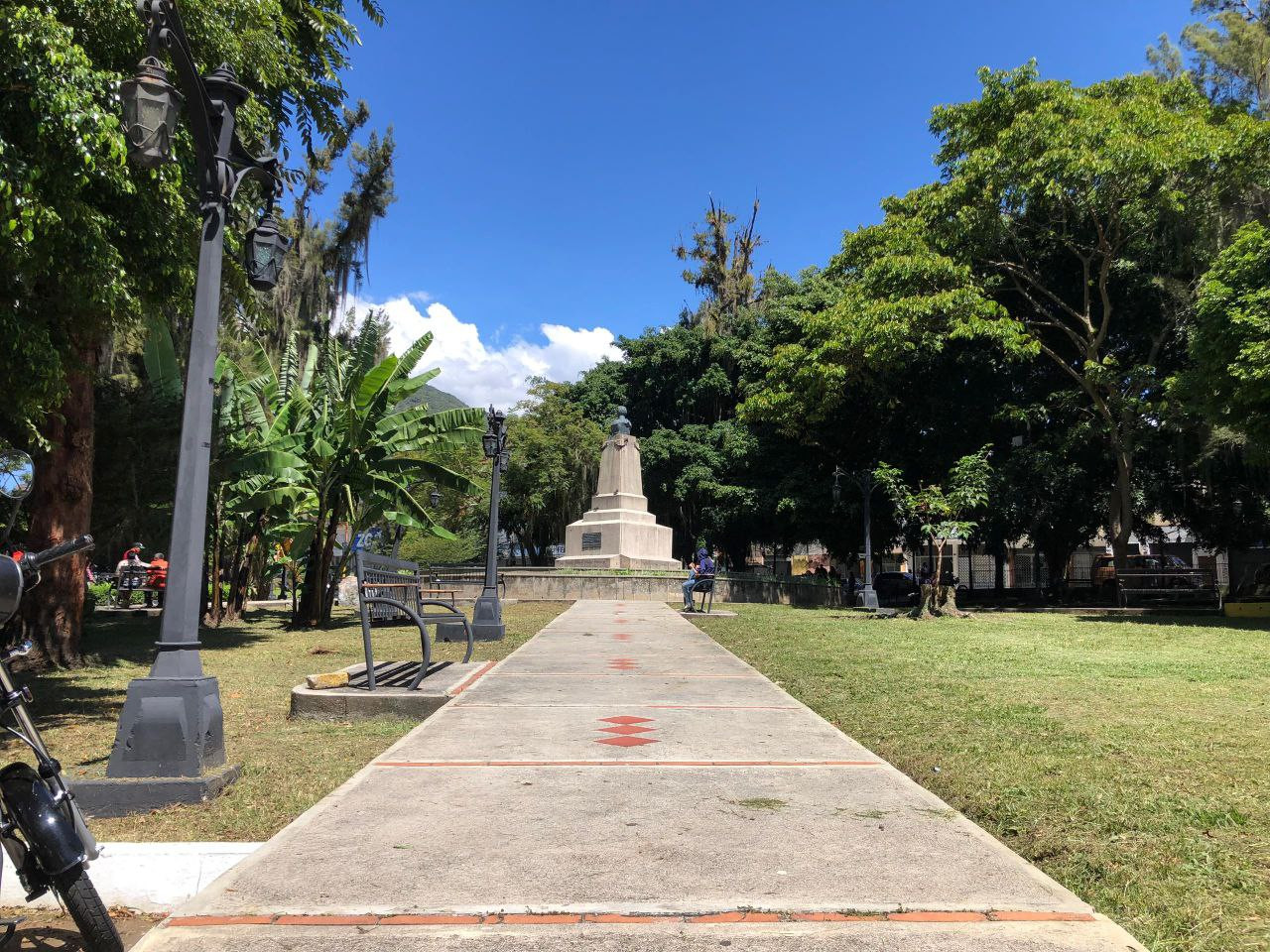 Diario Frontera, Frontera Digital,  Regionales, ,Alcalde Nelson Álvarez desplegó operativo de limpieza en la Plaza Glorias Patrias