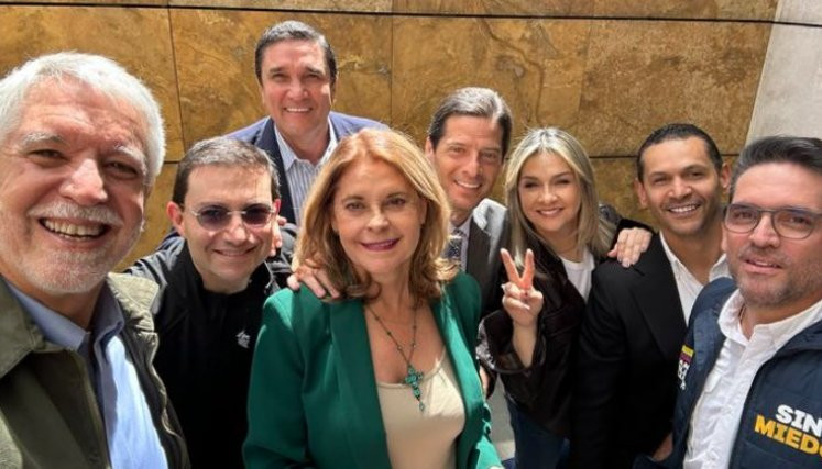 Diario Frontera, Frontera Digital,  Internacionales, ,En la mañana de este miércoles estuvieron reunidos con el propósito de lograr una unión un grupo de candidatos de centro derecha, que de lograrse sería contundente en darle un golpe a las coaliciones que usan los partidos tradicionales de derecha, como también la de la Fuerza de las Regiones,,Nueva coalición de centro derecha toma forma con figuras 
como Vicky Dávila, Marta Lucía Ramírez y Enrique Peñalosa