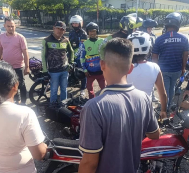 Diario Frontera, Frontera Digital,  Sucesos, ,El mototaxista fue auxiliado y llevado al Hospital Hugo Chávez de El Vigía,Accidente entre dos motos dejó una persona herida en El Vigía