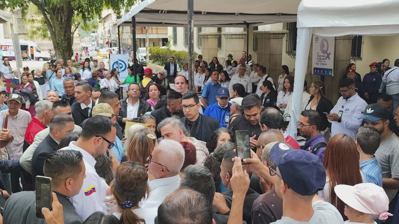 Diario Frontera, Frontera Digital,  Regionales, ,Durante el evento, se atendieron personas que presentaron diversas denuncias, que incluyen  casos de estafa, lesiones, violencia de género y derechos humanos, protección animal, problemática de convivencia vecinal.,El Ministerio Público realizó  jornada de atención  en  plaza Bolívar de Mérida