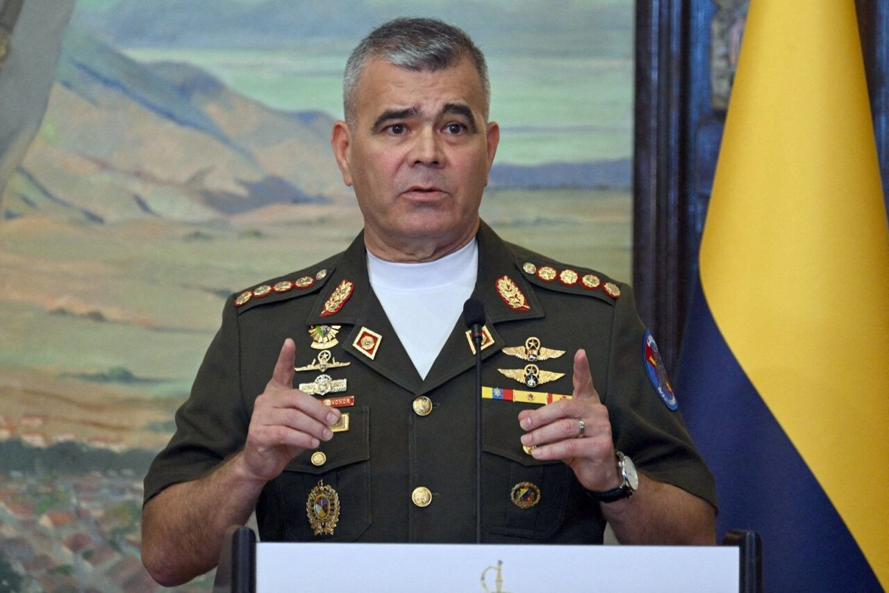 Diario Frontera, Frontera Digital,  Nacionales, ,Sobrevuelo de aviones de combate: Padrino López denuncia intento de intimidación de EE