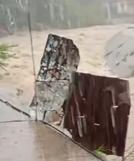 Diario Frontera, Frontera Digital,  El Vigía Panamericana, ,Una de las afectadas con un video, dió a conocer la preocupante realidad que padecen estas familias en los momentos de intensa lluvia,Inundadas familias a orillas del caño Bubuquí y en riesgo ante crecida del afluente