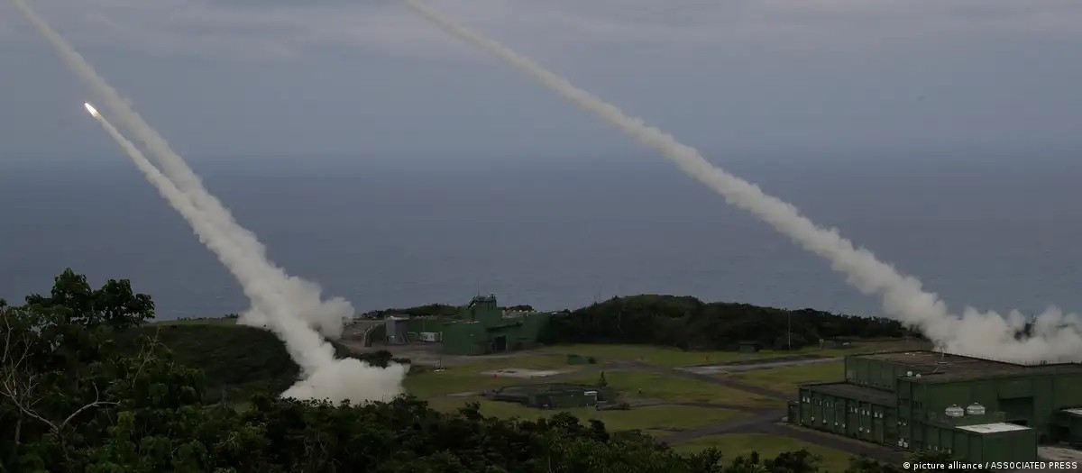 Diario Frontera, Frontera Digital,  Internacionales, ,Los sistemas de cohetes de alta movilidad (HIMARS, en la foto) hacen parte del paquete militar aprobado por Estados Unidos para Taiwán. (Archivo: 12.05.2025),China sanciona a 20 empresas EEUU por vender armas a Taiwán