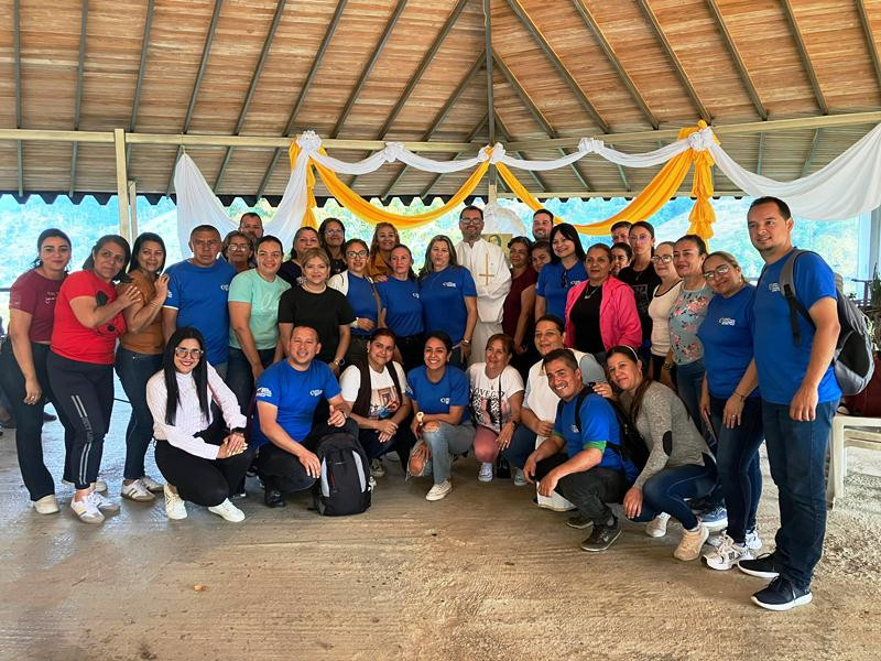 Diario Frontera, Frontera Digital, Mocoties, ,La parroquia Santuario Nuestra Señora de Regla
celebró los 150 años de Don Bosco con los docentes activo