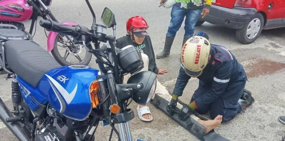 Diario Frontera, Frontera Digital,  Sucesos, ,Joven motorizado resultó lesionado en vuelco sobre la vía en El Vigía